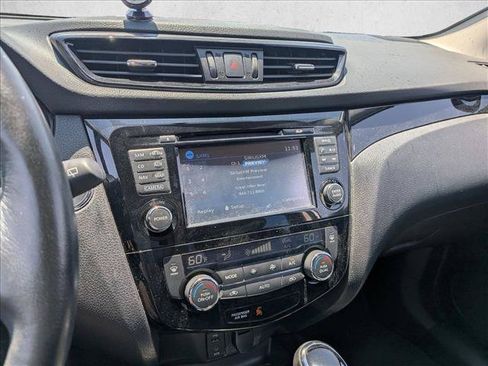 Used 2017 Nissan Rogue Sport SV w/ SV Premium Package FWD image 26