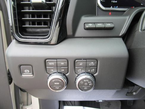 New 2026 GMC Sierra 2500 AT4 w/ AT4 Premium Plus Package AWD/4WD image 25