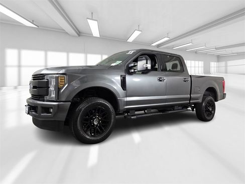 Used 2019 Ford F250 Lariat image 2
