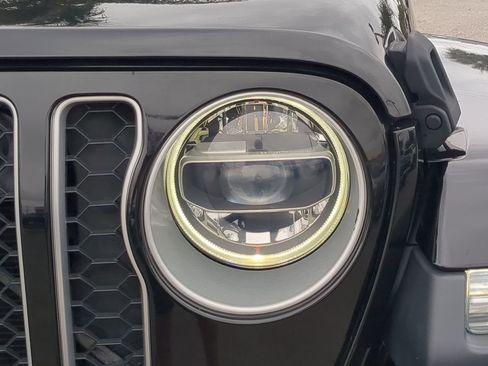 Used 2020 Jeep Gladiator Overland image 10