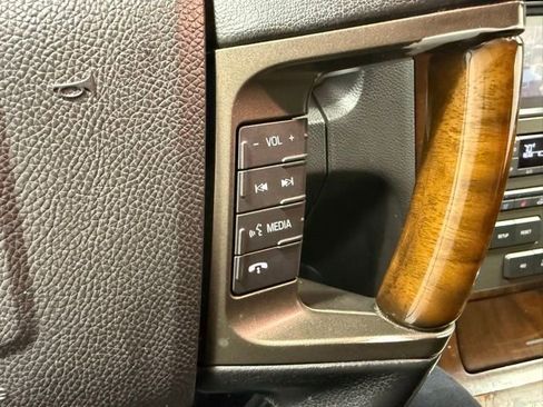 Used 2014 Lincoln Navigator 4WD image 17