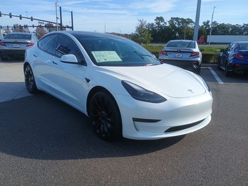 Used 2023 Tesla Model 3 Performance image 3