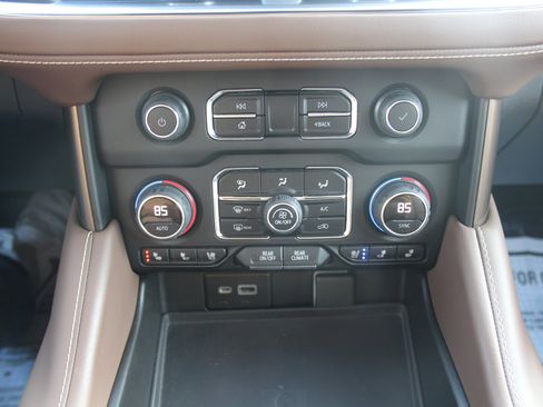Used 2022 Chevrolet Tahoe High Country AWD/4WD image 15