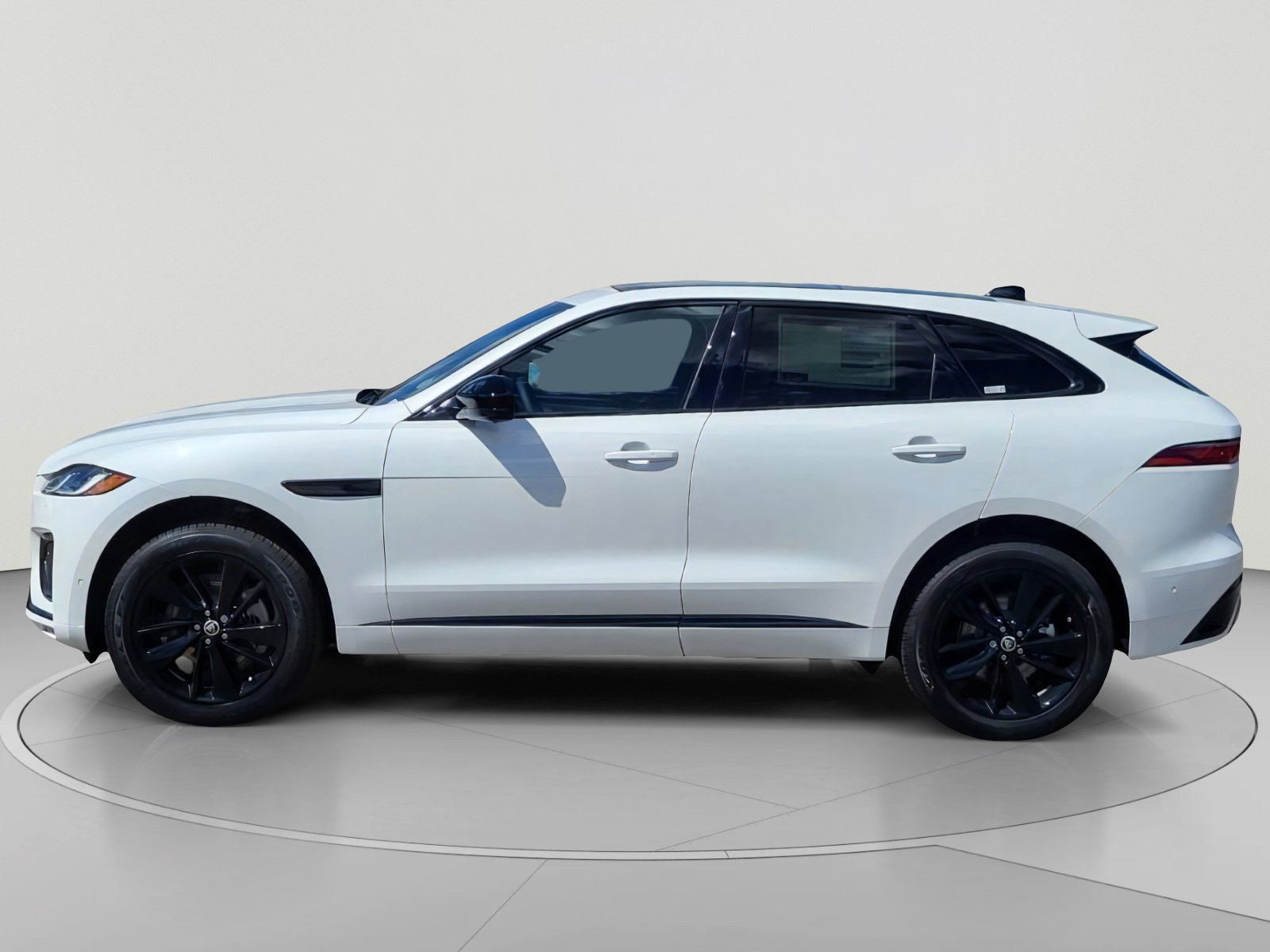 New 2026 Jaguar F-PACE R-Dynamic S AWD/4WD image 2