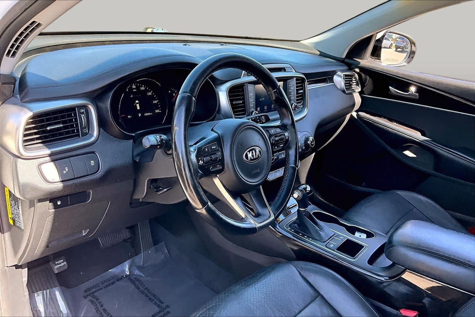 Used 2017 Kia Sorento EX FWD image 17