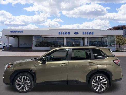Used 2025 Subaru Forester Touring AWD/4WD image 6