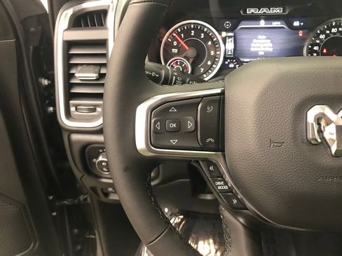 New 2026 RAM 1500 4x4 Crew Cab image 15