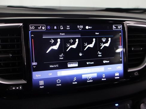 Used 2023 Chrysler Pacifica Touring-L FWD image 45
