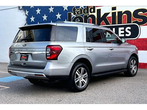 Used 2024 Ford Expedition Limited image 2