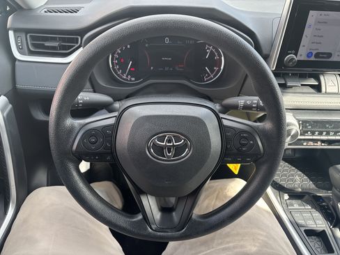 Used 2025 Toyota RAV4 LE image 18