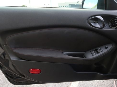Used 2019 Nissan 370Z NISMO image 41