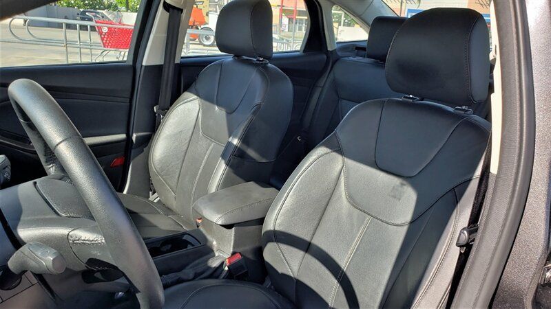 Used 2016 Ford Focus Titanium w/ Exterior Protection Package FWD image 12