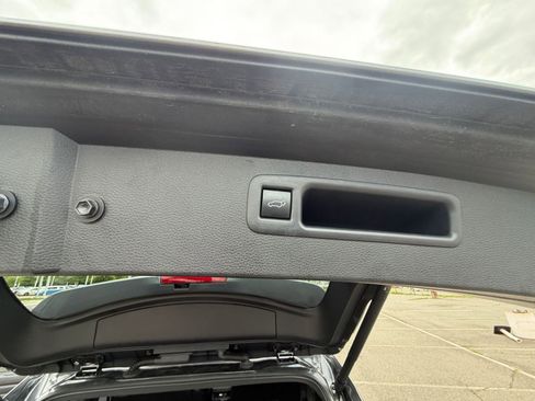 Used 2025 Toyota Highlander XSE AWD/4WD image 25