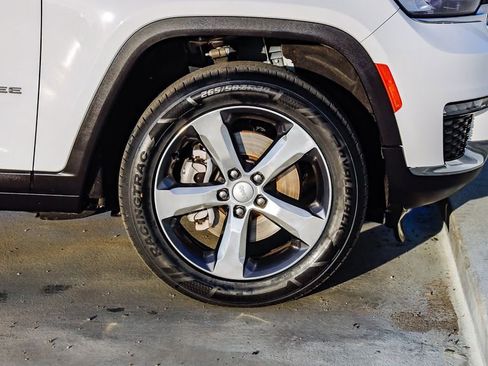 Used 2021 Jeep Grand Cherokee L Limited image 11