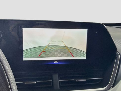 Used 2026 Chevrolet Trax LT FWD image 23