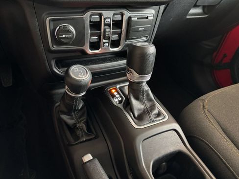 Used 2025 Jeep Wrangler Unlimited Sport AWD/4WD image 40