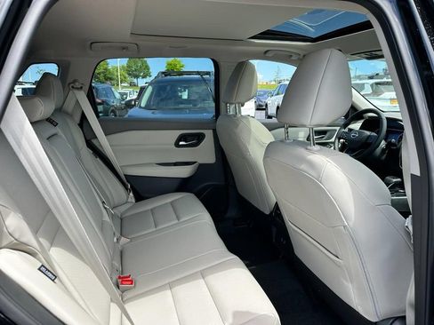 Used 2026 Nissan Rogue Dark Armor FWD image 4
