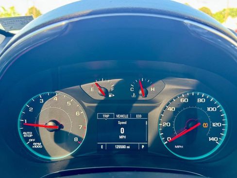 Used 2019 Chevrolet Malibu LT FWD image 17