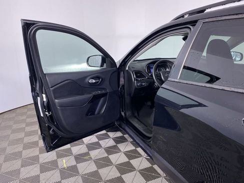 Used 2023 Jeep Cherokee Altitude Lux image 14