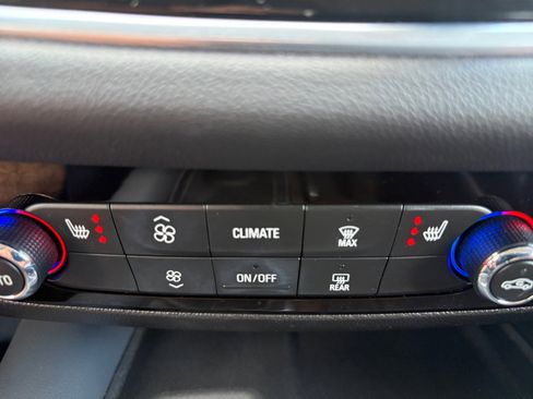 Used 2021 Buick Enclave Essence w/ Sport Touring Edition image 21