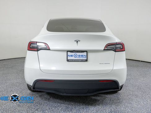 Used 2023 Tesla Model Y Long Range AWD/4WD image 6