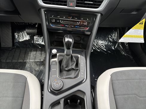 New 2026 Volkswagen Taos SE AWD/4WD image 23