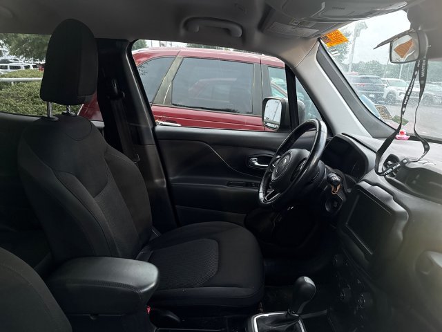 Used 2019 Jeep Renegade Altitude w/ Quick Order Package 22M FWD image 2