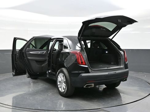 Certified 2025 Cadillac XT5 Luxury w/ LPO, Floor Liner Package AWD/4WD image 44