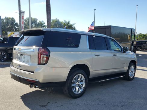 Used 2024 Chevrolet Suburban Premier image 5