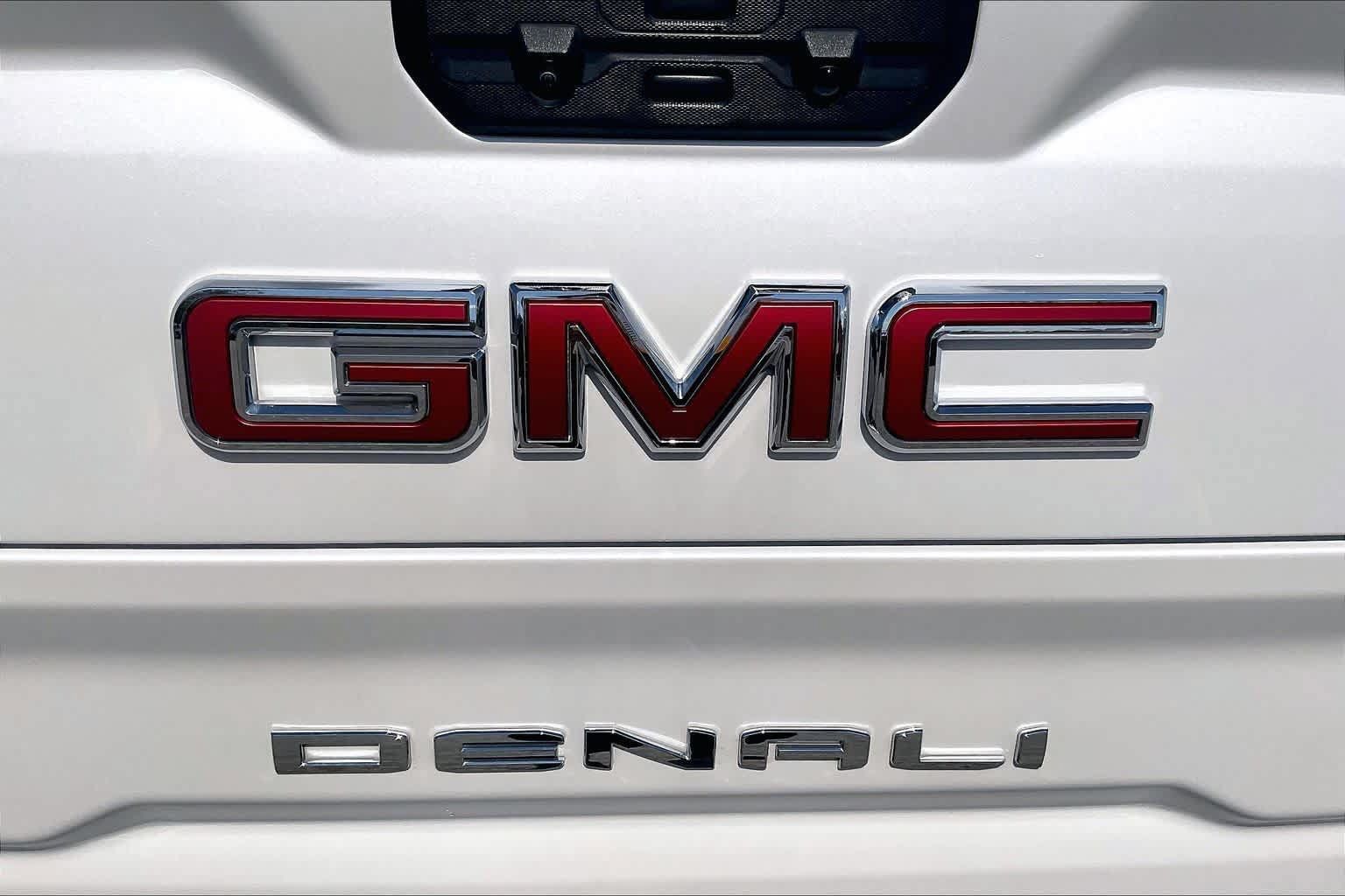 Used 2024 GMC Sierra 1500 Denali w/ Technology Package AWD/4WD image 30