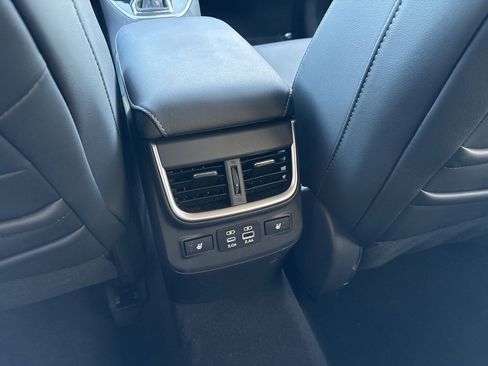 Used 2025 Subaru Outback Touring XT image 27
