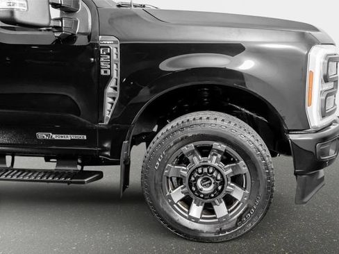 Used 2024 Ford F250 Lariat w/ Lariat Ultimate Package AWD/4WD image 7