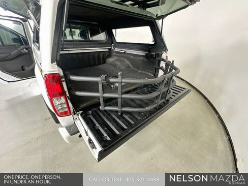 Used 2020 Nissan Frontier PRO-4X w/ Pro-4x Utility Package AWD/4WD image 35