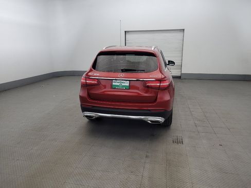 Used 2018 Mercedes-Benz GLC 300 4MATIC image 7