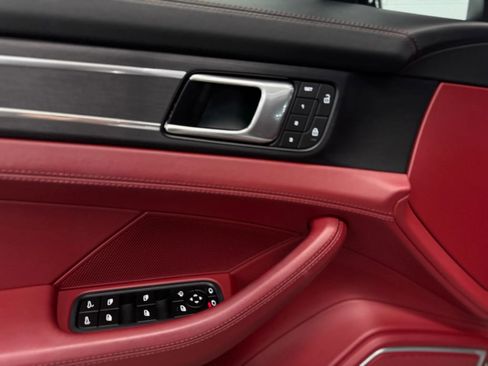 Used 2023 Porsche Panamera 4 Platinum Edition image 19