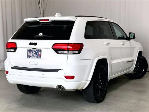 Used 2019 Jeep Grand Cherokee Altitude RWD image 13