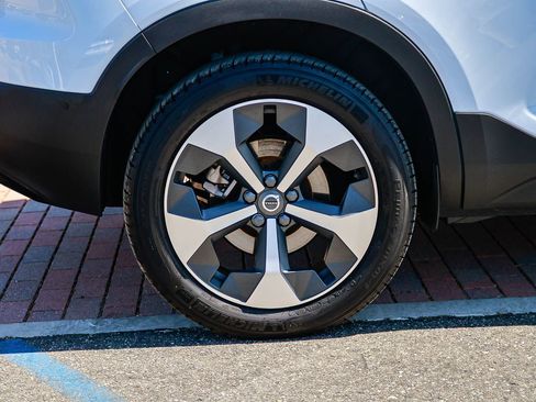 Used 2026 Volvo XC40 B5 Plus w/ Protection Package Premier image 10