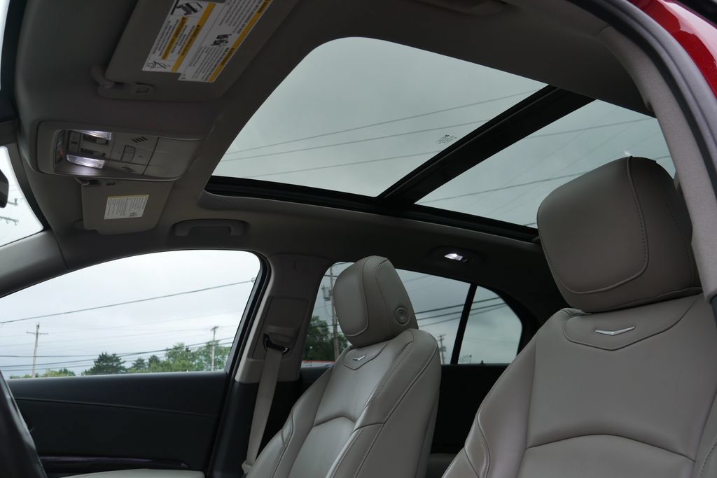 Used 2021 Cadillac XT4 Premium Luxury w/ Cold Weather Package AWD/4WD image 19