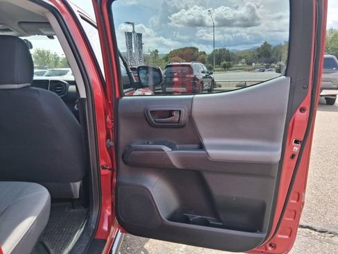 Used 2016 Toyota Tacoma SR w/ Towing Package AWD/4WD image 10
