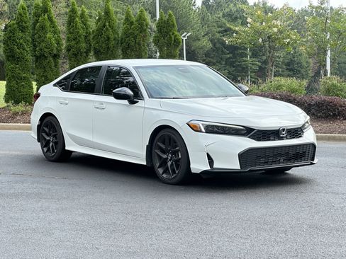 Used 2025 Honda Civic Sport image 2