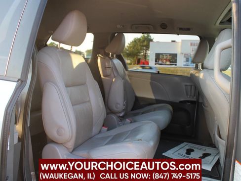 Used 2018 Toyota Sienna image 16