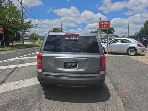 Used 2014 Jeep Patriot Latitude FWD image 6