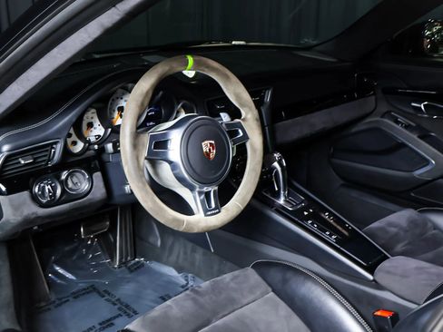 Used 2014 Porsche 911 GT3 w/ Sound Package Plus RWD image 15