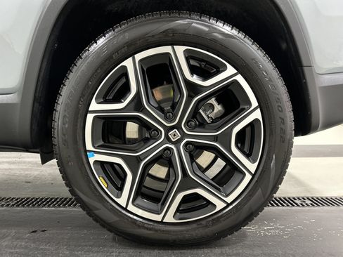 Used 2024 Rivian R1S Adventure AWD/4WD image 10