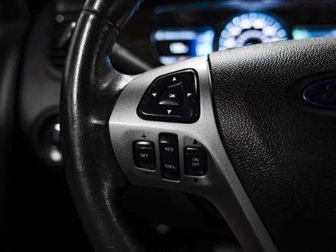 Used 2015 Ford Taurus Limited FWD image 13