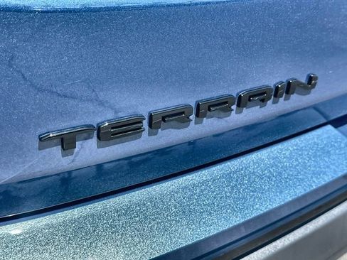 Used 2024 GMC Terrain SLT w/ Infotainment Package II image 32