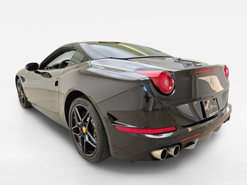 Used 2015 Ferrari California T RWD image 11