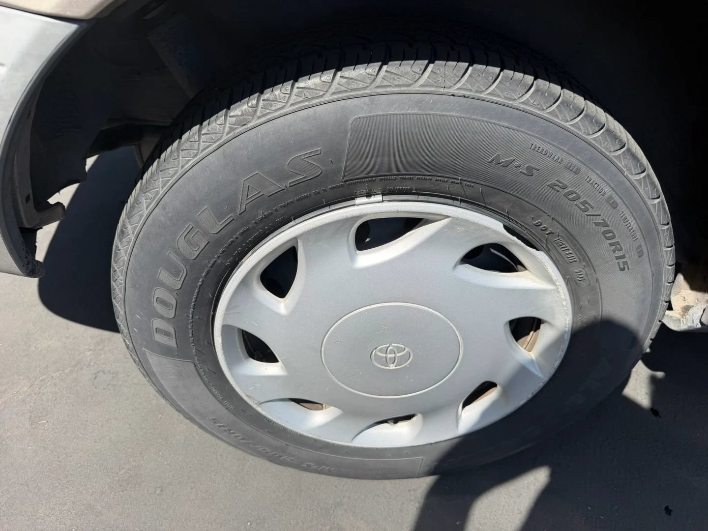 Used 2000 Toyota Sienna CE w/ CE Extra Value Pkg FWD image 32