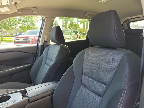 Used 2025 Nissan Rogue SV FWD image 23