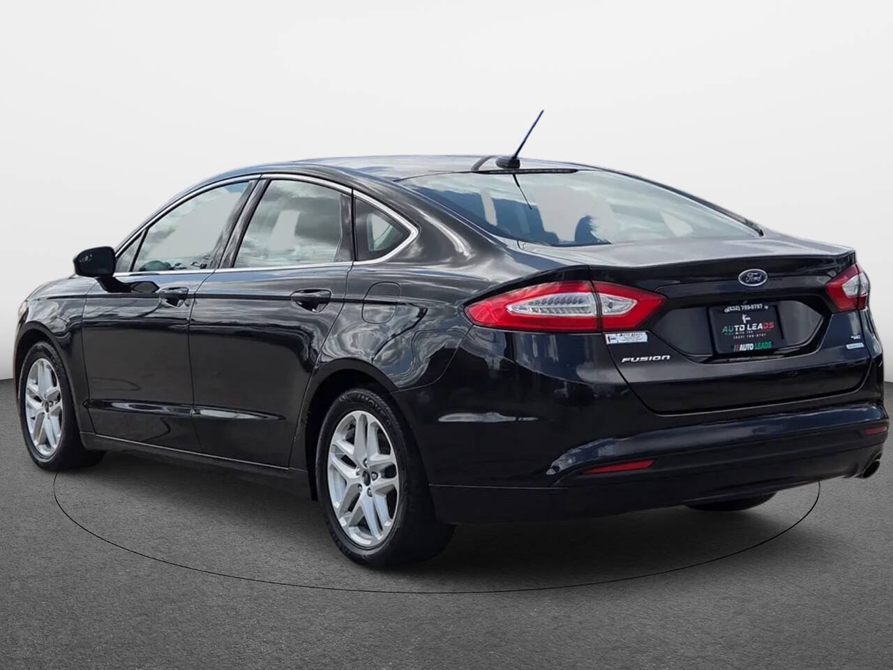 Used 2015 Ford Fusion SE w/ Equipment Group 202A FWD image 4